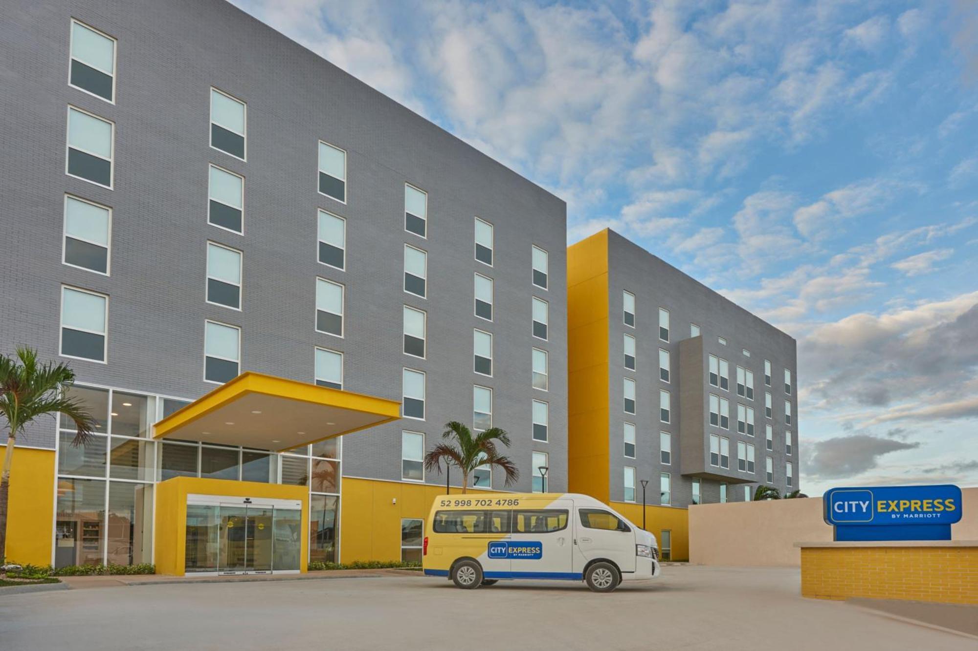 City Express By Marriott Cancun Aeropuerto Alfredo V. Bonfil Exteriör bild