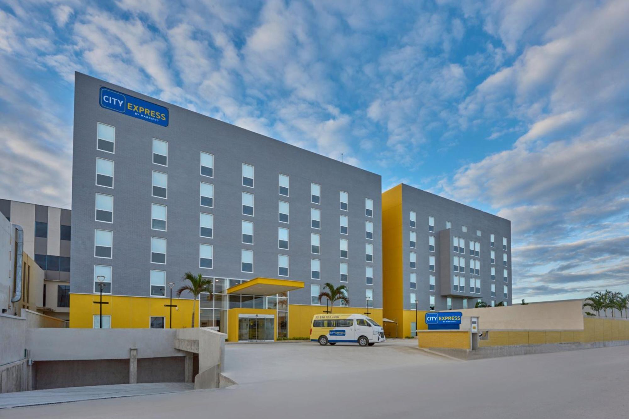 City Express By Marriott Cancun Aeropuerto Alfredo V. Bonfil Exteriör bild